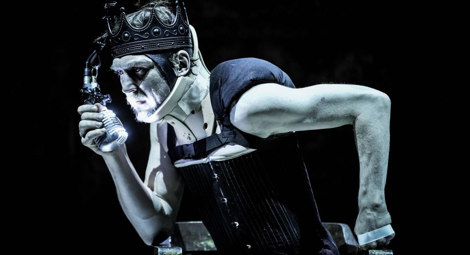 Quand deux metteurs en scène phares de la scène internationale contemporaine s’attaquent à deux monstres sacrés de l’œuvre de Shakespeare…